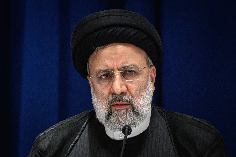 En Iran, le président ultra conservateur Ebrahim Raïssi est mort dans un accident d'hélicoptère le 19 mai 2024.